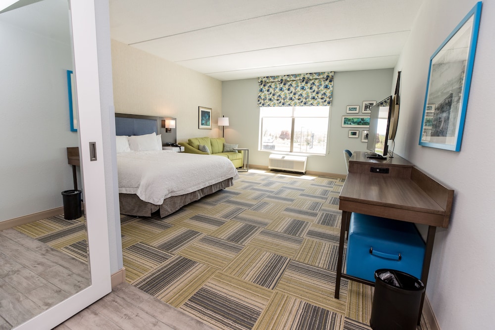 Hampton Inn & Suites Syracuse North Airport Area - photo 8