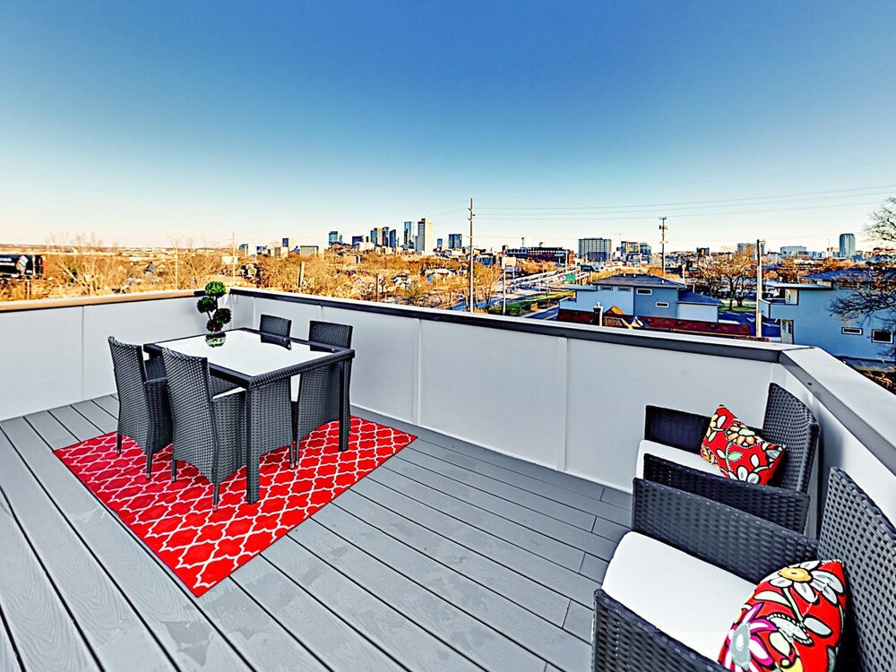 1011A 12th Ave North 3 Br Townhouse — 4-Star Luxury Hotel in Nashville, United States