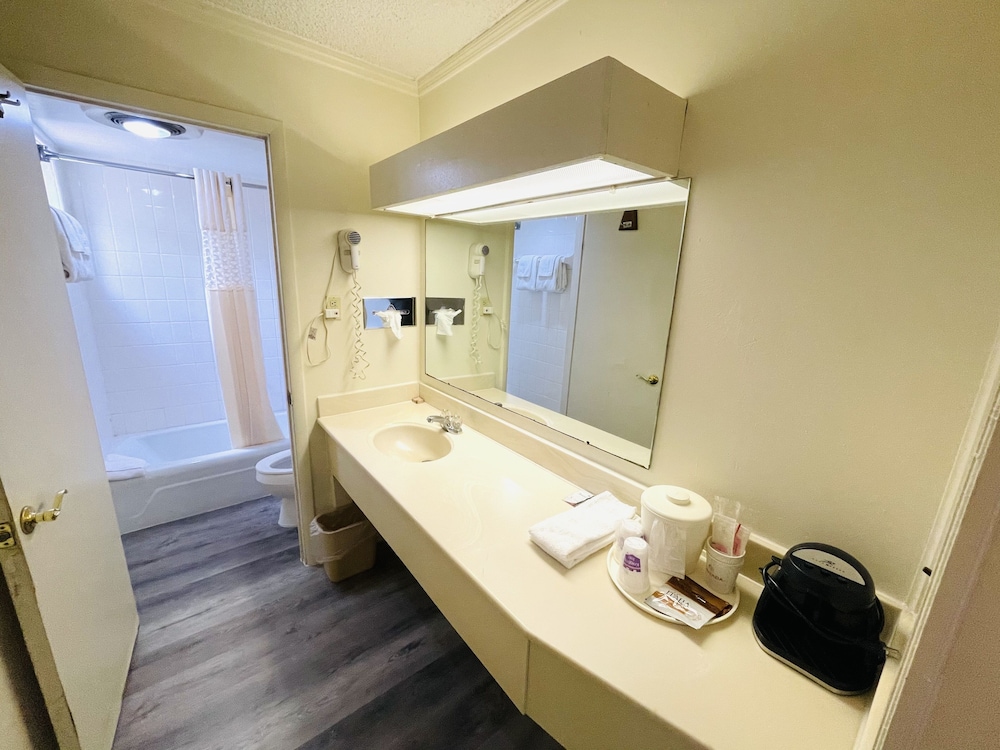 Relax Inn Perry - photo 34
