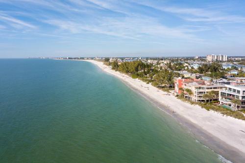 305 Madeira Bay Resort - photo 31