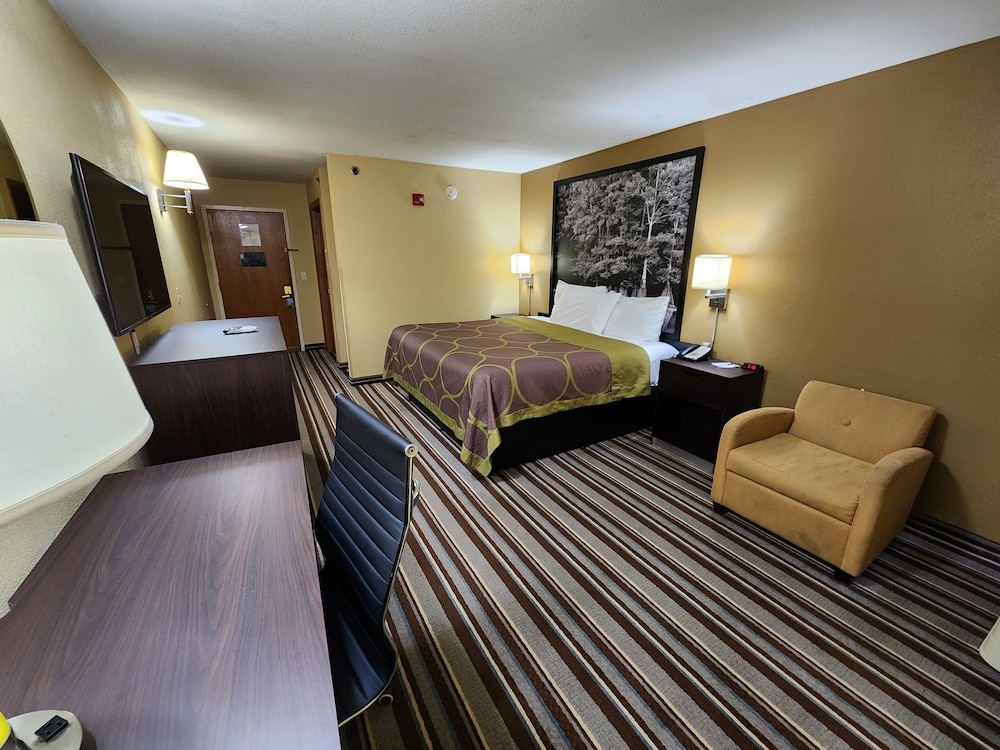 Super 8 by Wyndham Pine Bluff - photo 5