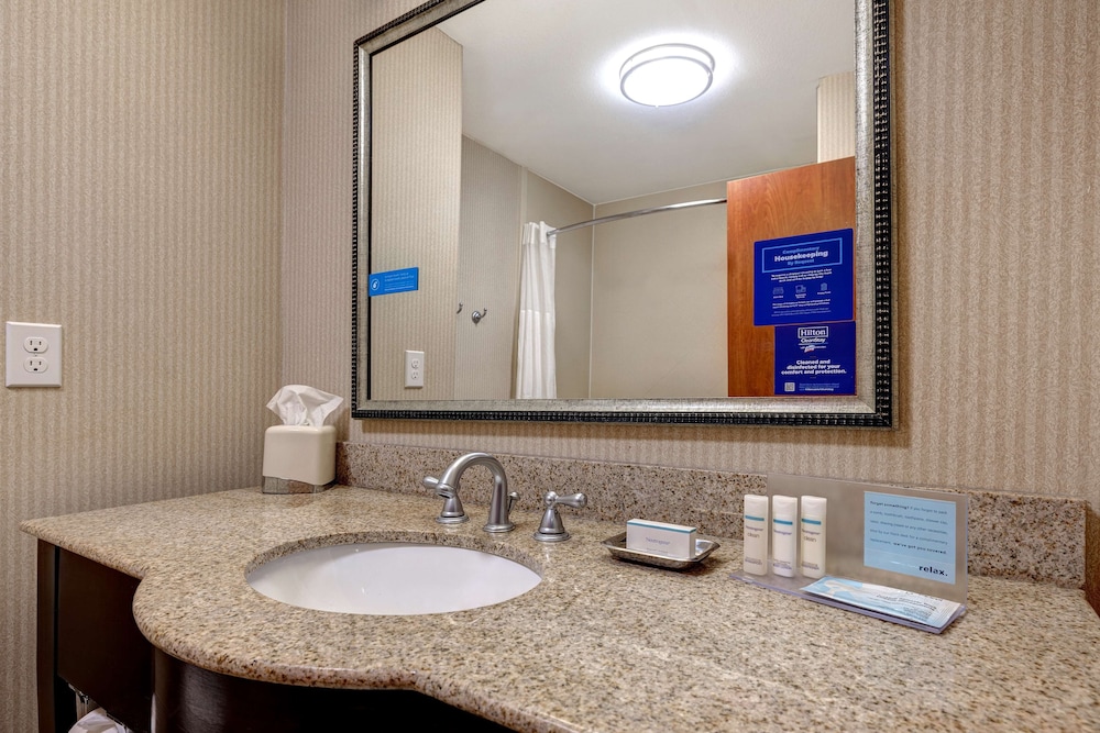 Hampton Inn Victoria - photo 29