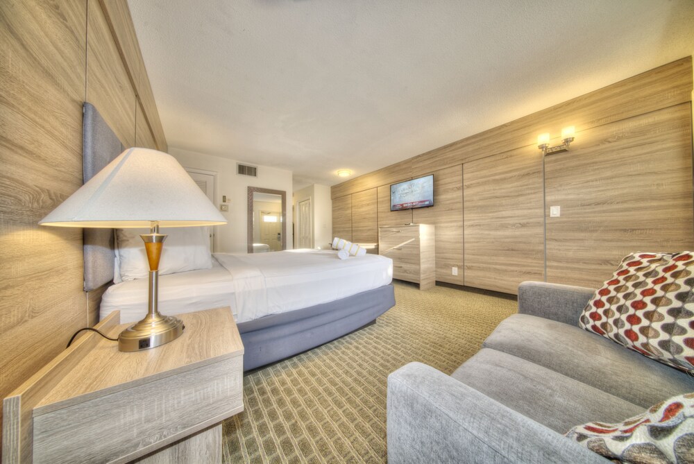 Club Lux Resort By the Beach - photo 2