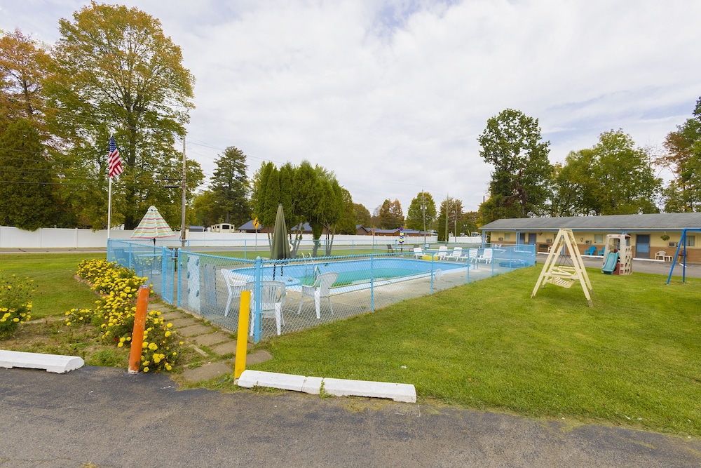 Parkside Motel by OYO Meadville Conneaut Lake - photo 50