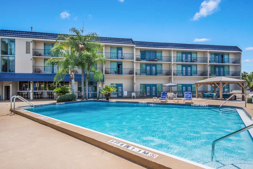Clarion Inn & Suites Central Clearwater Beach - photo 57