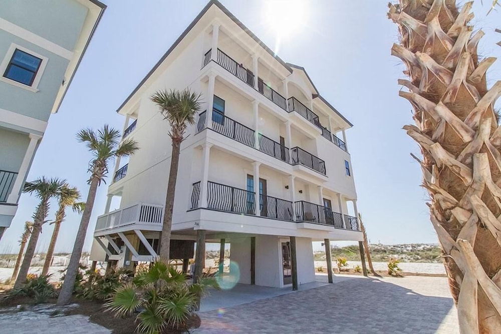 Sea Spell 8 Bedroom Holiday Home by Five Star Properties — 4-Star Luxury Hotel in Miramar Beach, United States