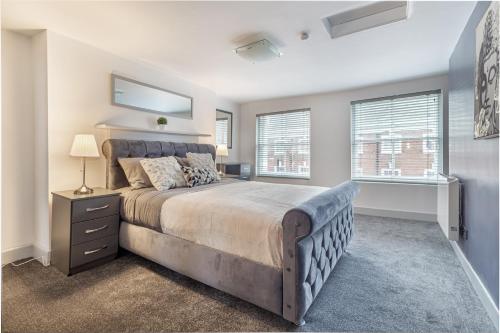 WhiskAwayStays Foregate Street Apartment 5 — 4-Star Luxury Hotel in Worcester, United Kingdom