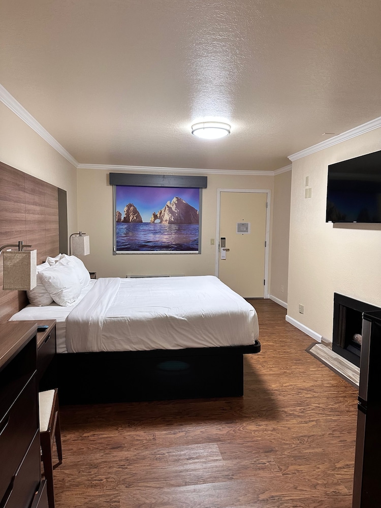 Beachwalker Inn and Suites - photo 15