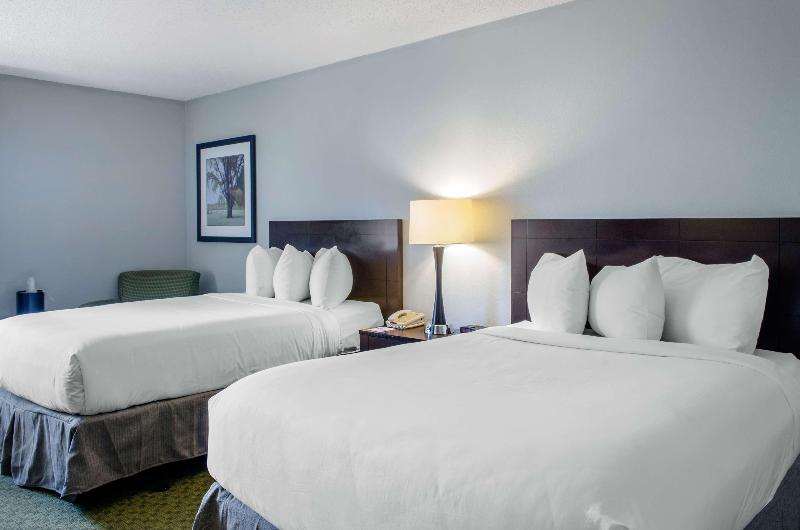Ramada by Wyndham Shreveport Airport - photo 30