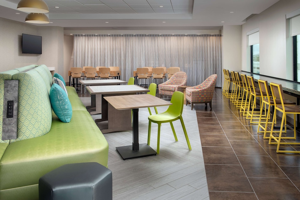 Home2 Suites by Hilton Orlando Downtown - photo 2