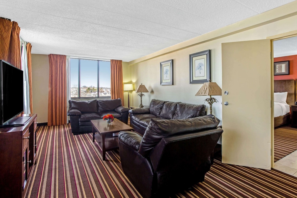DoubleTree by Hilton Salisbury - photo 20