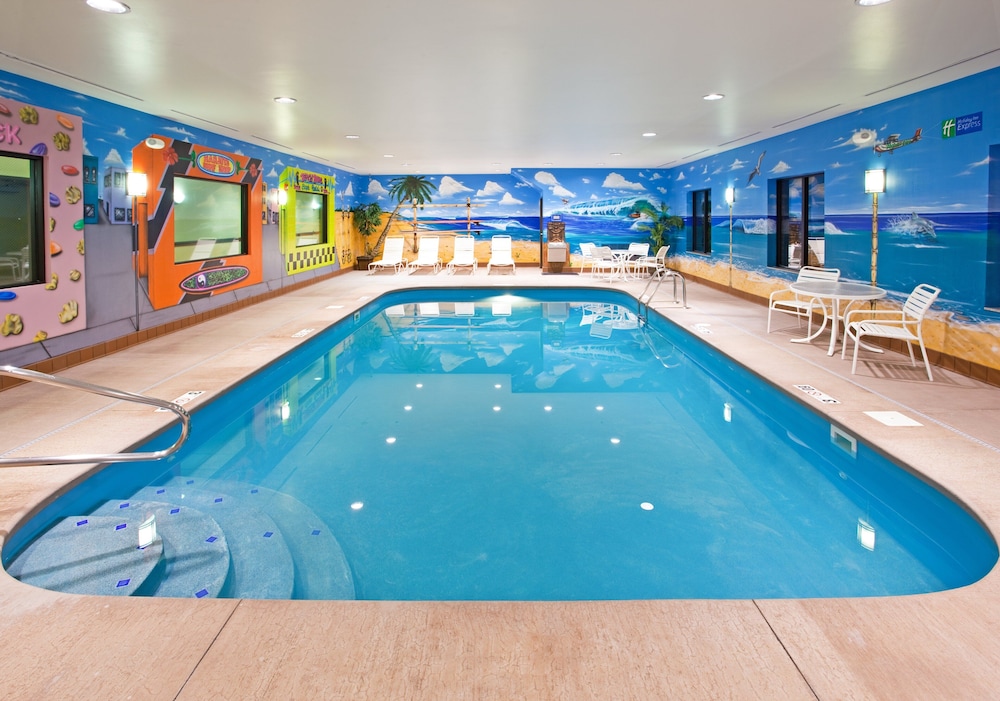 Holiday Inn Express Hotel & Suites Franklin Oil City by IHG - photo 22