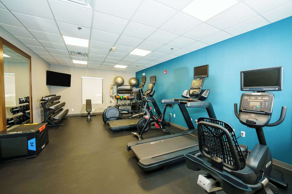Hampton Inn Hutchinson - photo 65