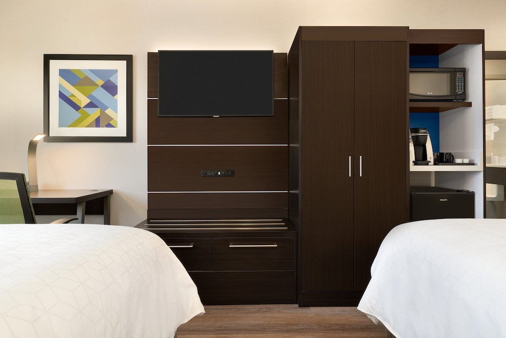 Holiday Inn Express Jamaica JFK AirTrain NYC by IHG - photo 13