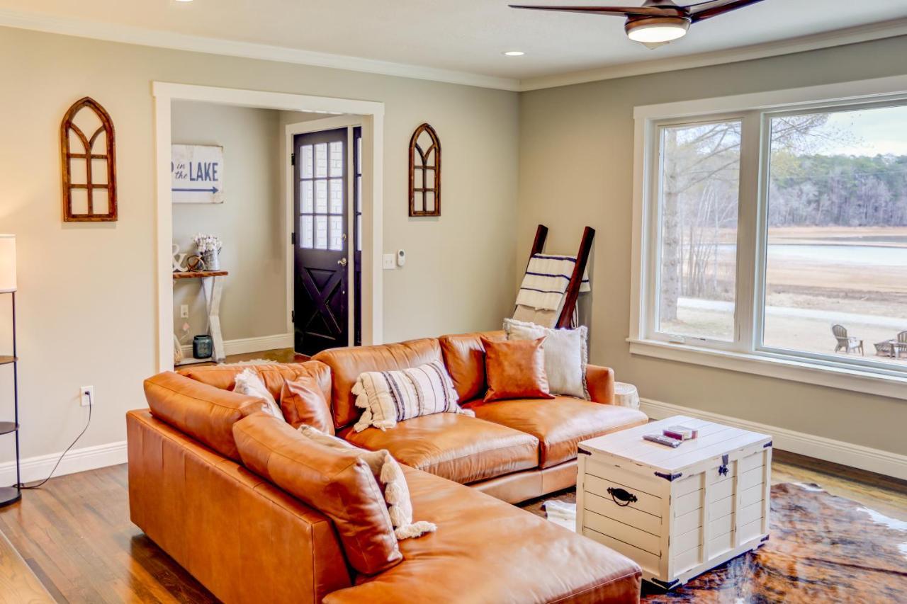 Dock Holiday in Young Harris, United States