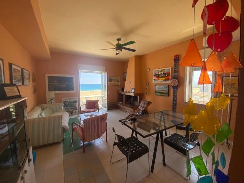 Rainbow Seafront Apartment — 4-Star Luxury Hotel in Marina Di Schiavonea, Italy
