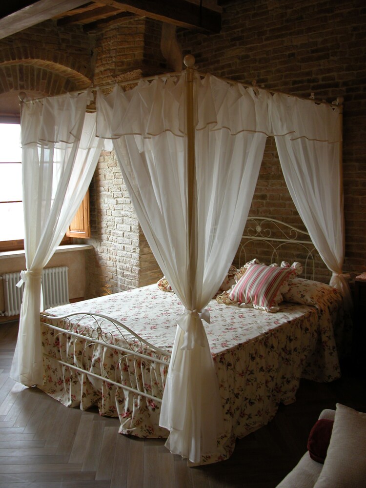 Al Pozzo dei Desideri in San Gimignano, Italy