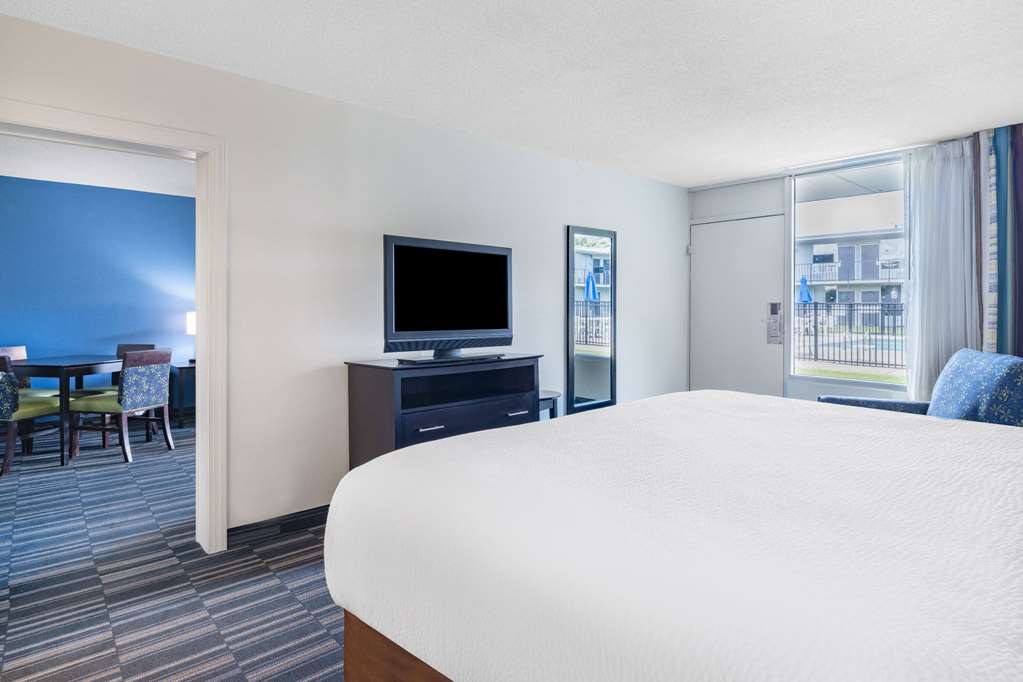Days Inn and Suites by Wyndham Oxford - photo 32