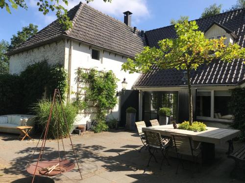 B&B Het Wellnest — 4-Star Luxury Hotel in Apeldoorn, Netherlands