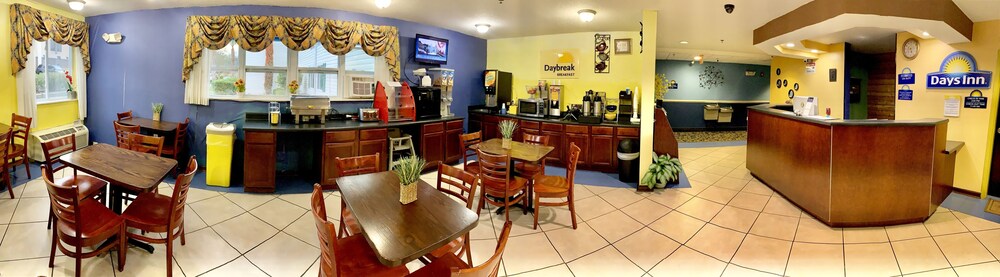 Days Inn by Wyndham Darien - photo 14