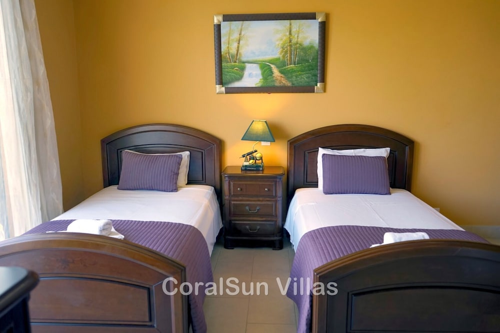 Amazing Luxury Villa Enormous Heated Pool Jacuzzi Gym Games Room In Paphos Argaka Cyprus — Amazing Luxury Villa Enormous Heated Pool Jacuzzi Gym Games Room In Paphos (photo 5 of 5)