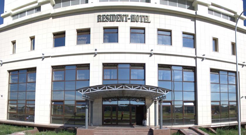 Resident in Dubna, Russia