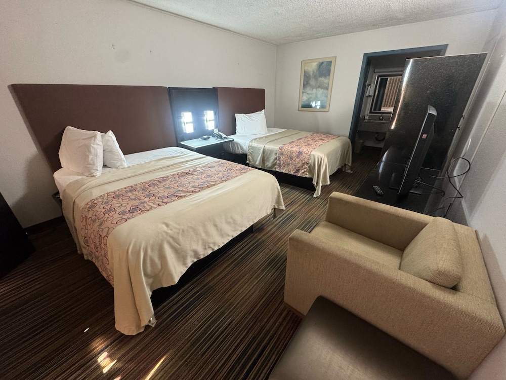 Discovery Inn Lafayette - photo 3