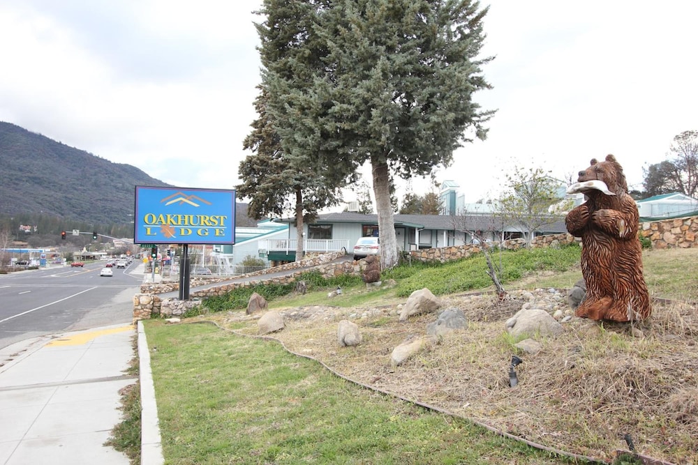 Oakhurst Lodge - featured photo