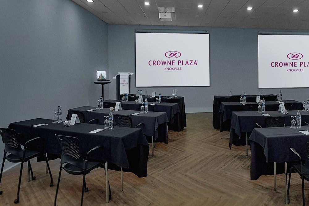 Crowne Plaza Knoxville Downtown University by IHG - photo 57