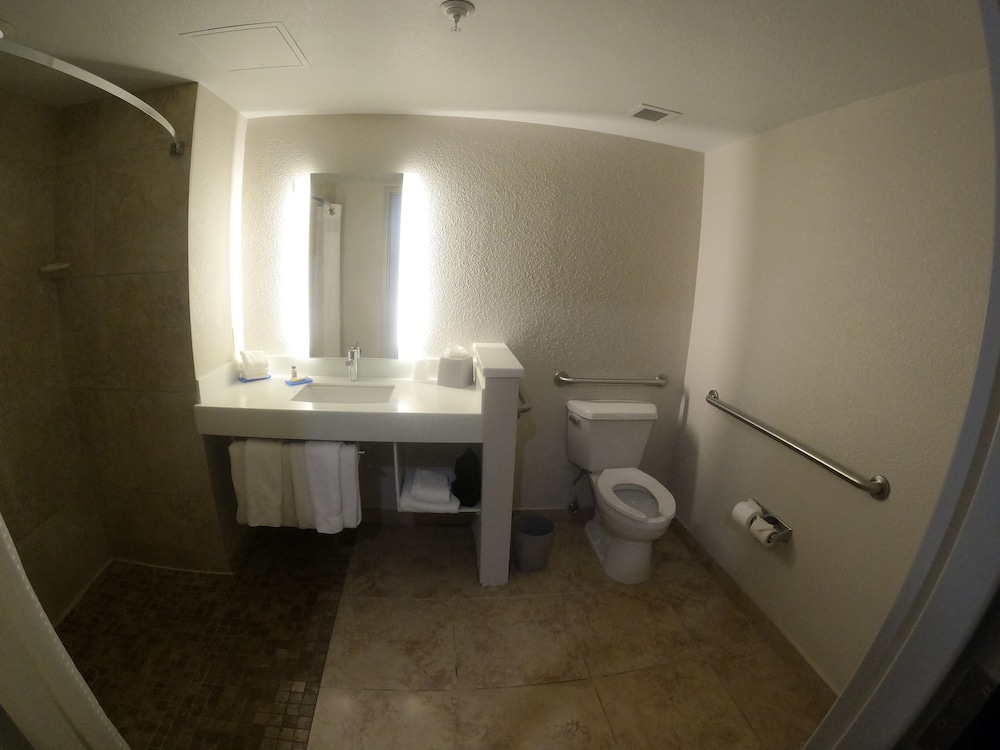 Holiday Inn Express & Suites Albuquerque Historic Old Town by IHG - photo 36