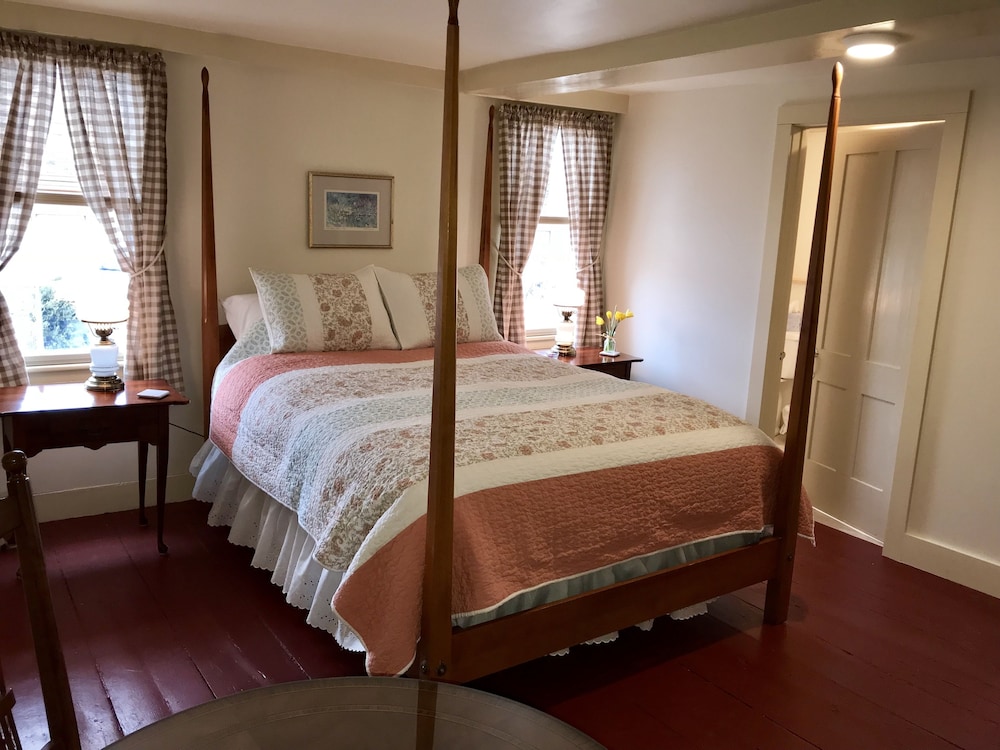 Spring Hill Inn - photo 4