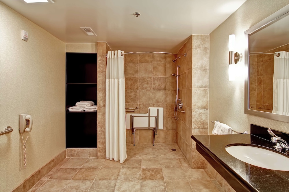 DoubleTree by Hilton Hotel Pleasanton at the Club - photo 24