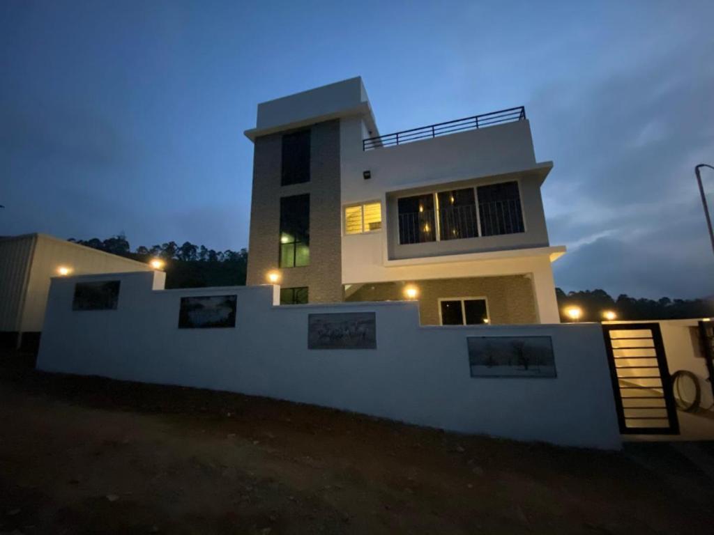 RR Holidays — 4-Star Luxury Hotel in Kodaikanal, India