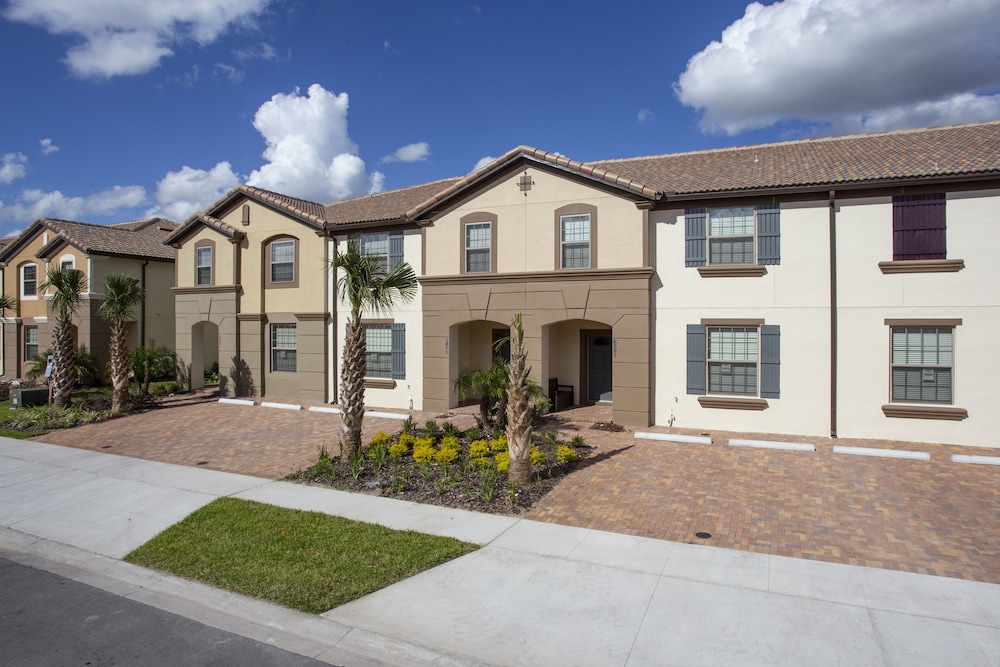 Luxury 5 Bedroom w Private Pool Close to Disney 8875 — 4-Star Luxury Hotel in Kissimmee, United States