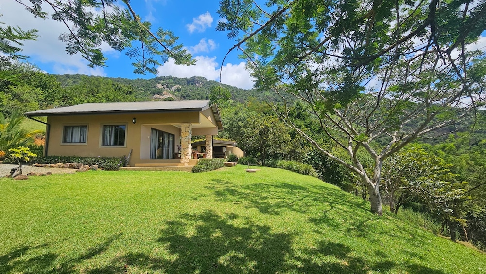 Wide Horizons Mountain Retreat - carbon neutral hotel in Swaziland