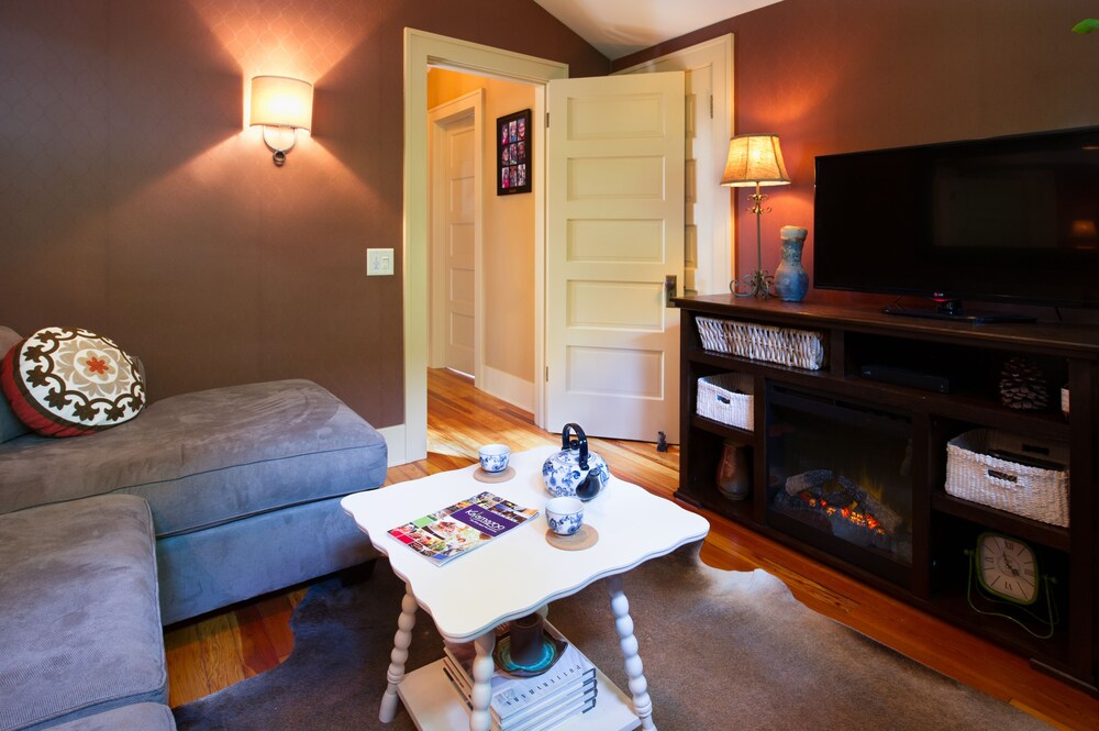 Kara's Kottages @ N Clarendon St - photo 5