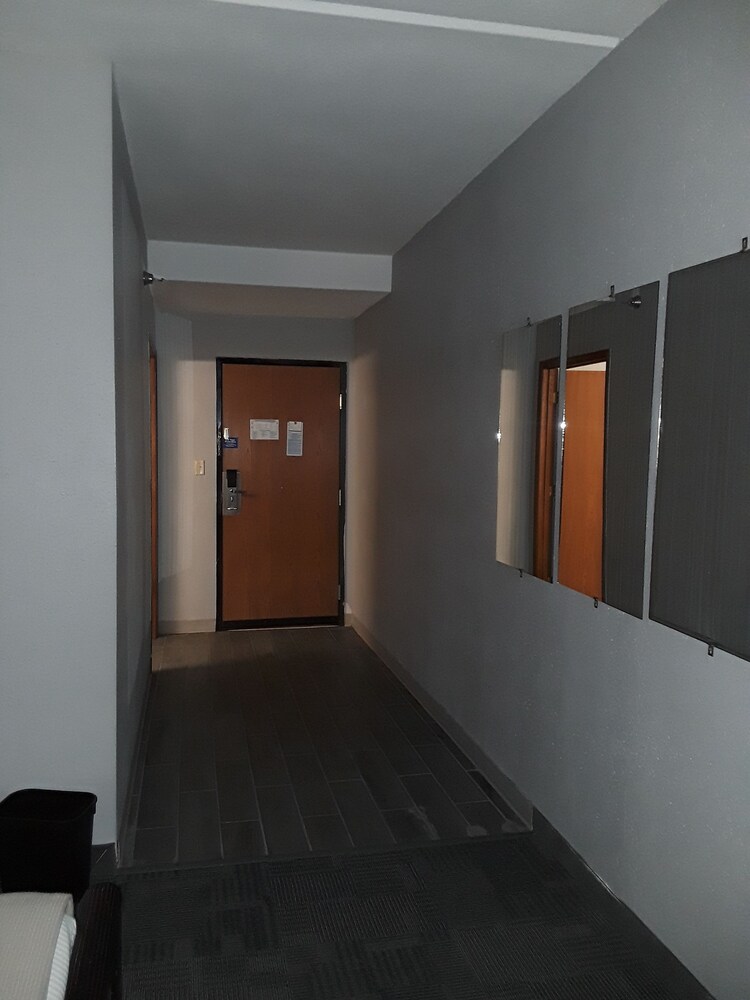 The Metropolitan Hotel - photo 27