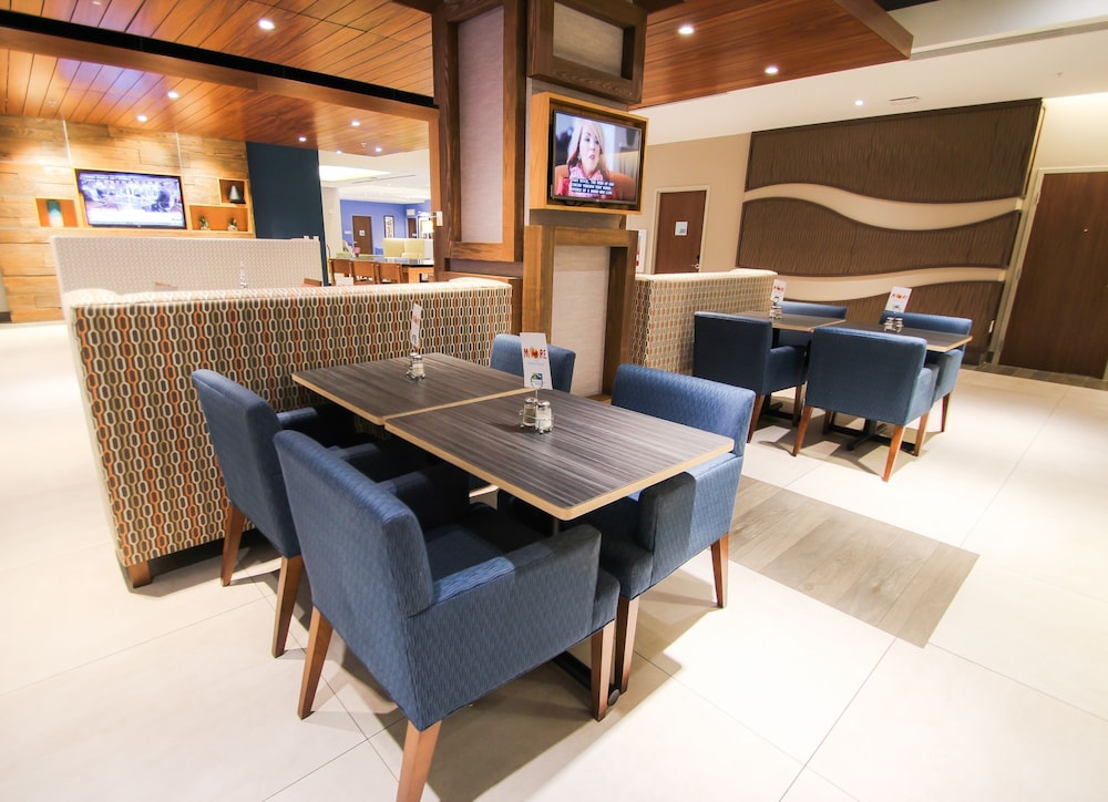Holiday Inn Express & Suites Miami Airport East by IHG - photo 67