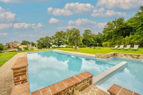 Luxury Resort With Swimming Pool In The Tuscan Countryside Villas On The Ground Floor With Private Outdoor Area With Panoramic View — Trequanda