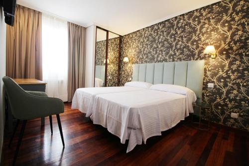 Hostería de Adarzo auto check in Santander, Spain