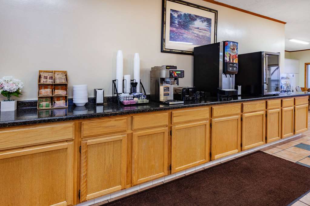 Days Inn & Suites by Wyndham St. Ignace Lakefront - photo 43