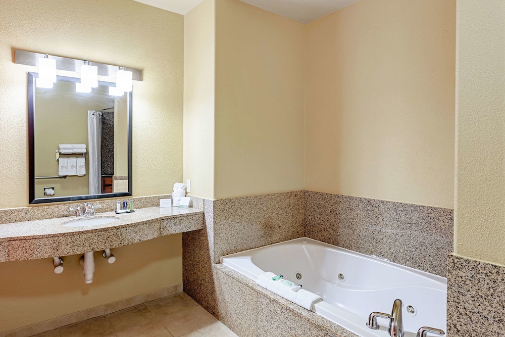 Sleep Inn & Suites Tyler South - photo 24