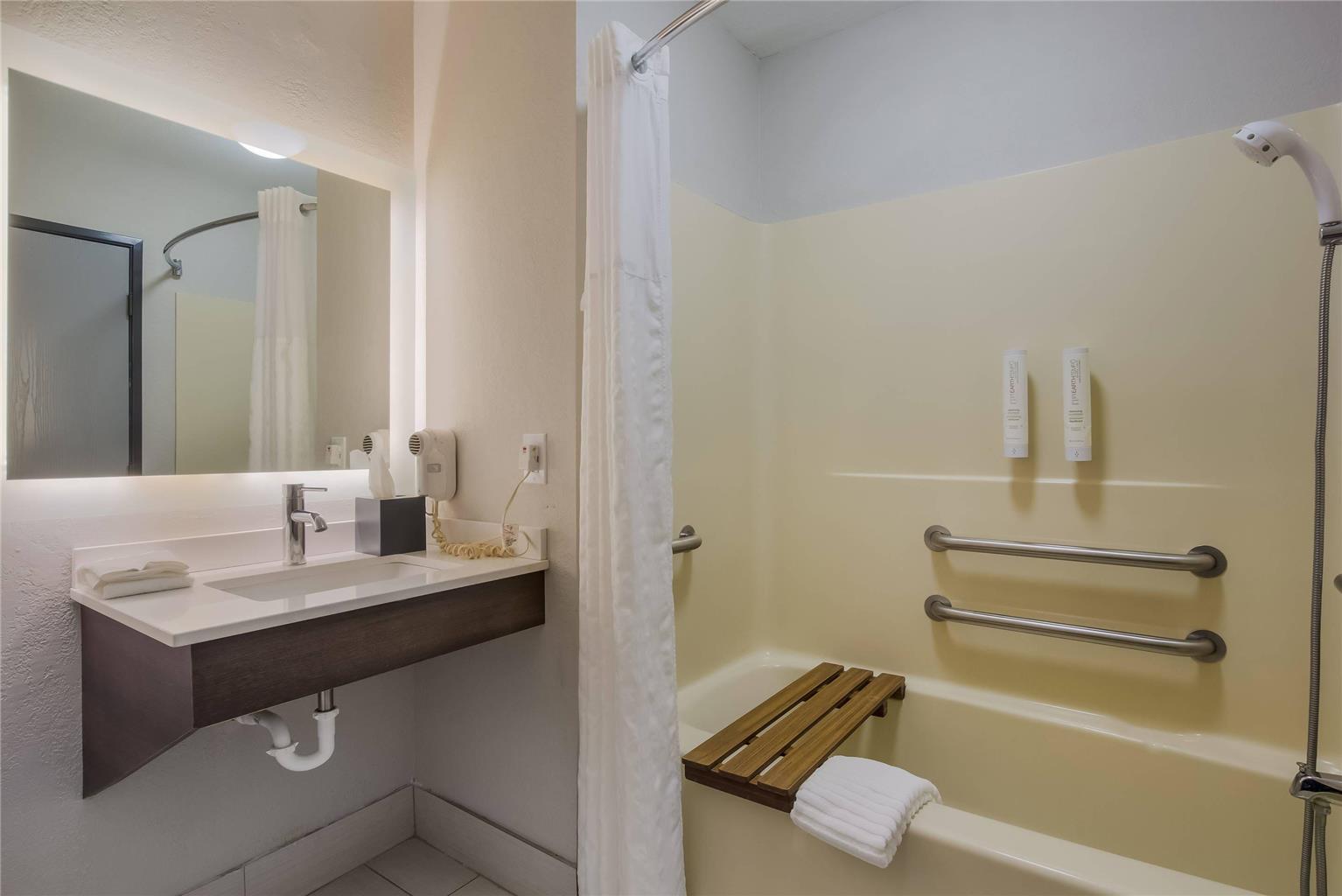 Clarion Pointe Harrodsburg Danville - photo 12