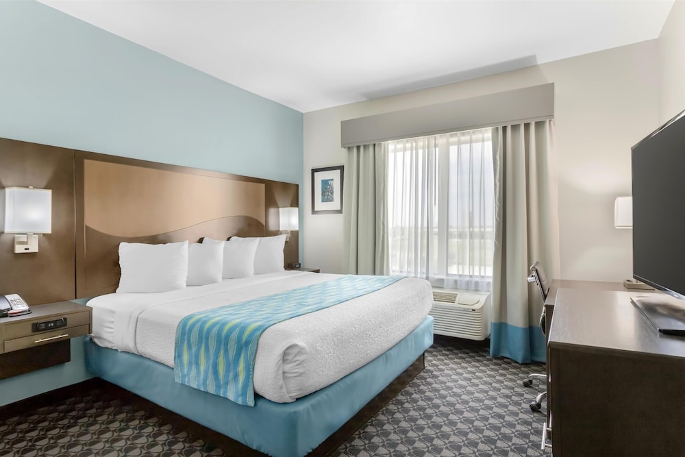 Best Western Plus Waller Hotel - photo 16