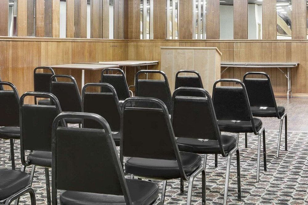 Courtyard Hotel & Event Center - photo 18