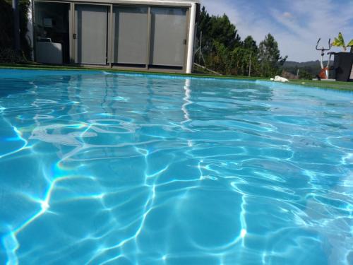Casa Rocha Velha con terraza y piscina particular — 4-Star Luxury Hotel in Santiago De Compostela, Spain