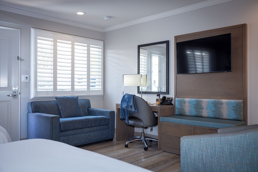 Marina Beach Motel - photo 27