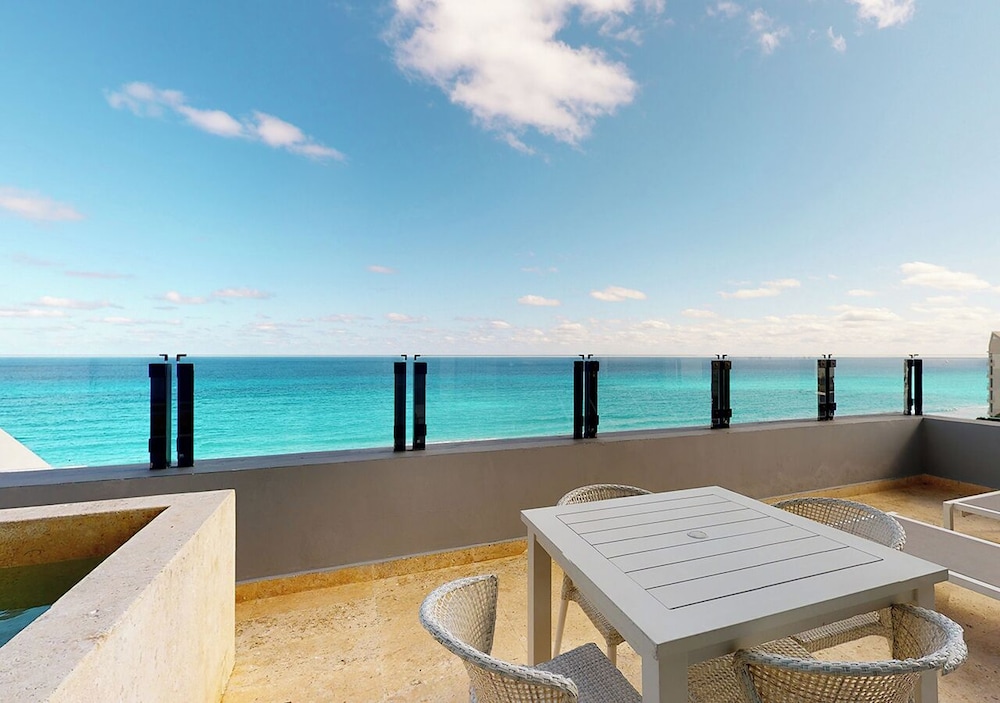 Park Royal Beach Cancun All Inclusive