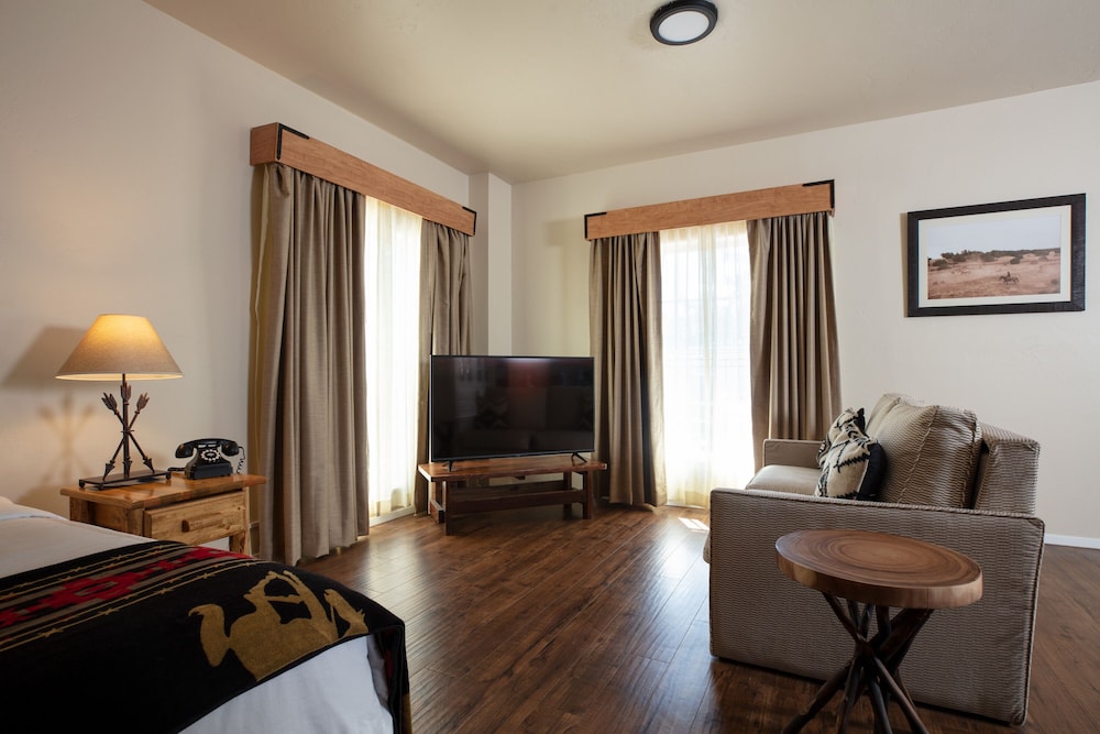 Hotel El Rancho - photo 48