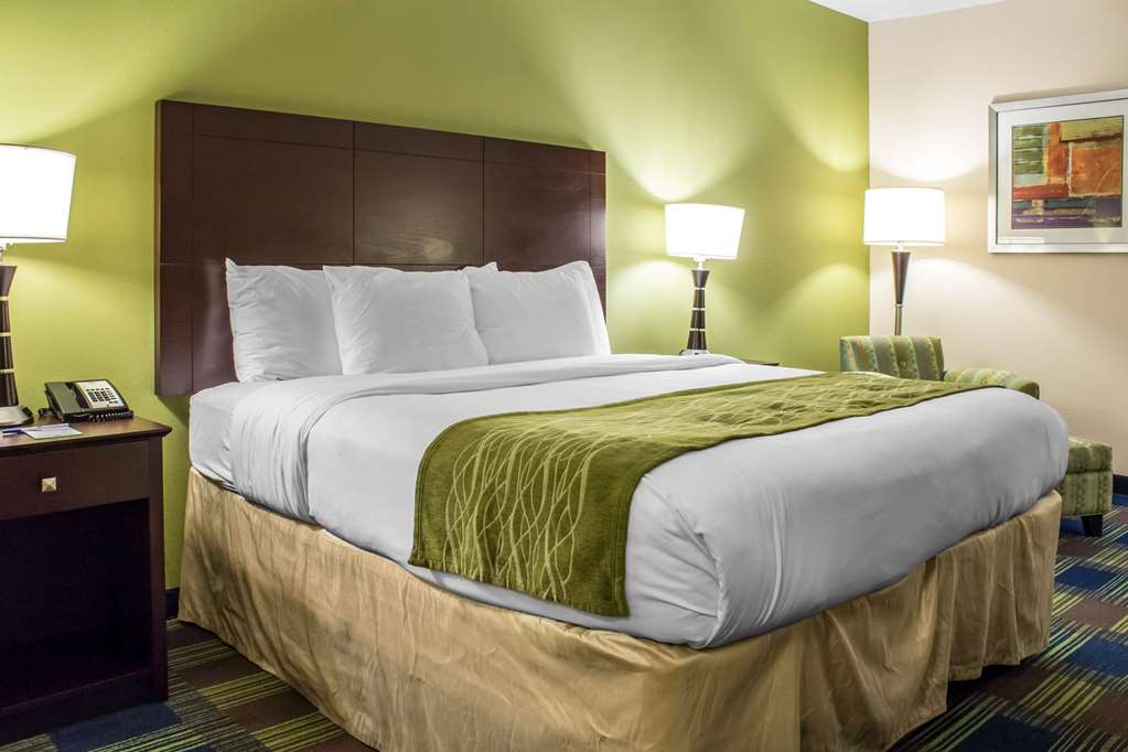 Econo Lodge Ankeny Des Moines - photo 11